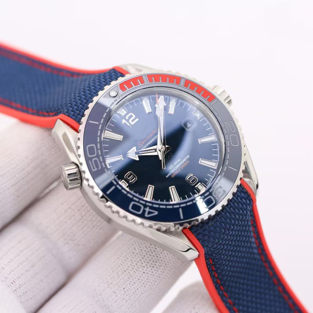 2026 New Swiss automatic watch for men Ceramic bezel Water resistant to 100 meters Mechanical watch Sapphire crystal Luminous watch for men